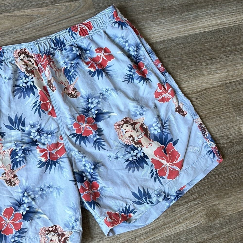 TOMMY BAHAMA RELAX BLUE HAWAIIAN GIRL SHORTS MENS LARGE - Picture 4 of 8